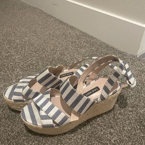 Nine West Blue&White Wedges